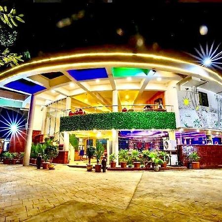 The Center Court Resort & Spa فاكا المظهر الخارجي الصورة